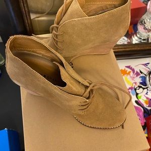 Wedge Shorty Bootie .. 8M worn once